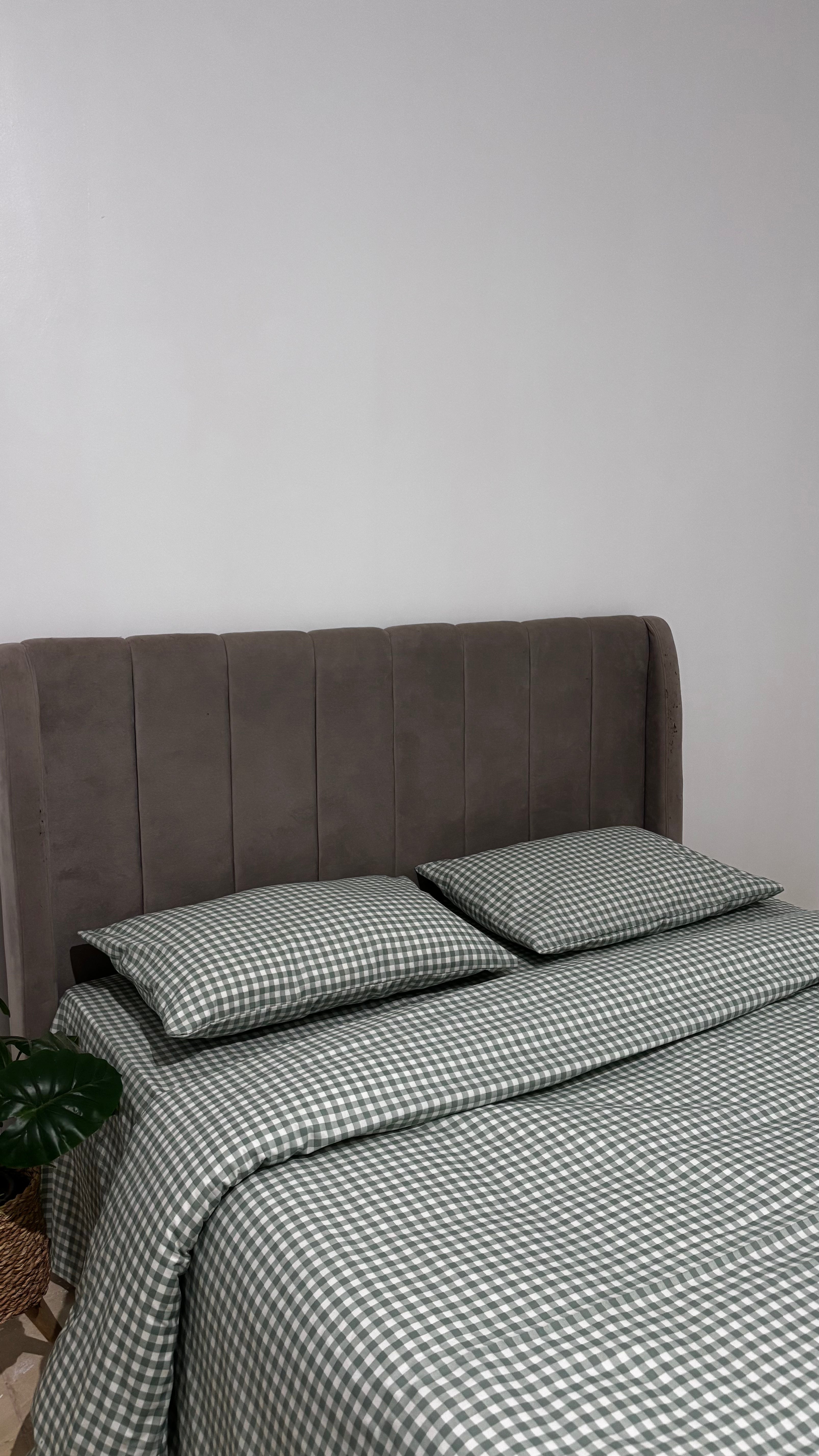pisatchio checkered sheet set